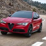 2025-stelvio-gallery-02-v2_1b2645b50ee891bb4d2881e04ad5cb40-2880×1318
